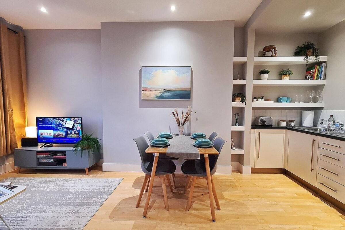 1-Bed Apartment, Close To Kensington Olympia With Free Wi-Fi & Netflix Londýn Exteriér fotografie